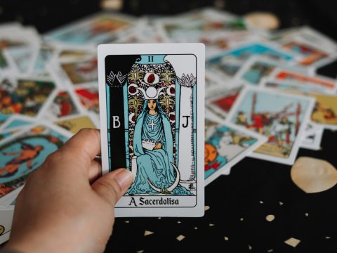 Esmeralda Luján: Vidente buena y barata, la más recomendada en España